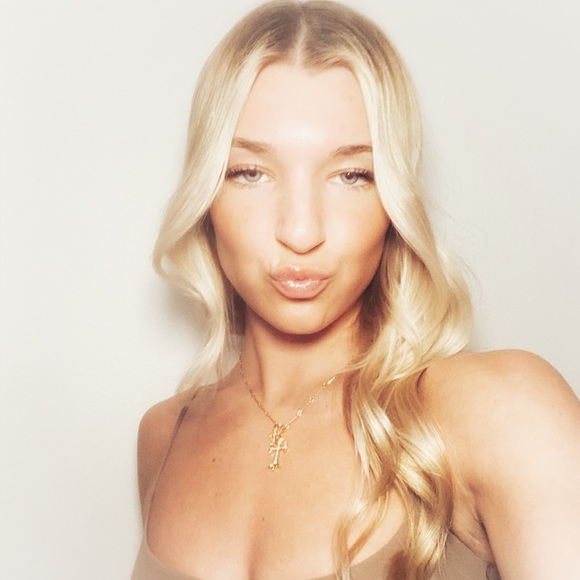 Meet your Posher, Emma - Picture 1 of 1